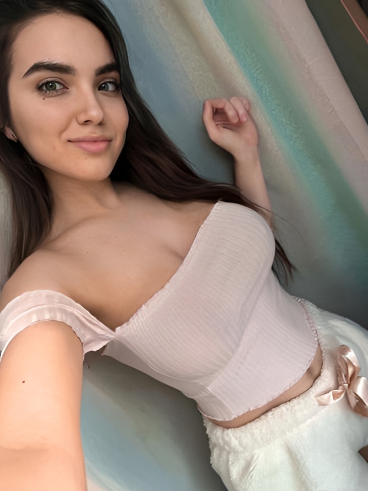 Индивидуалка Арина, доступна для личного знакомства от 1500 руб